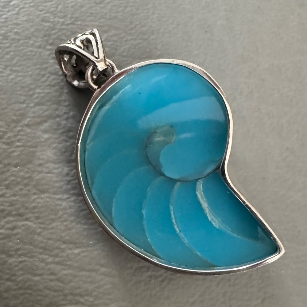 Natural Shell Sterling Silver Pendant - Picture 3 of 4